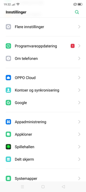 Gå tilbake til Innstillinger-menyen og bla til og velg Kontoer og synkronisering