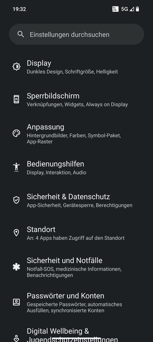 Scrollen Sie und wählen Sie Sicherheit & Datenschutz
