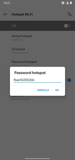 Inserisci una password dell'hotspot Wi-Fi di almeno 8 caratteri e seleziona OK