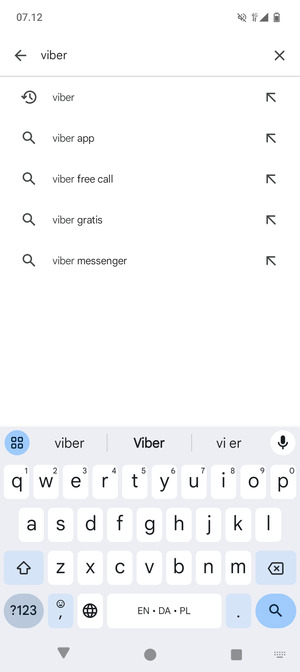 Indtast navnet på appen og vælg Søg