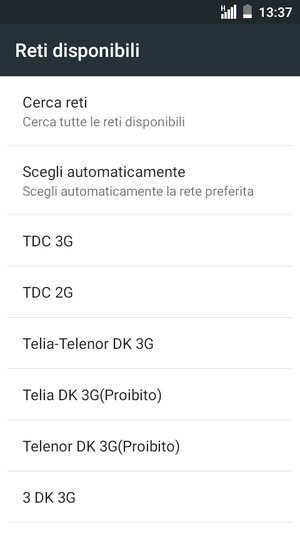 Seleziona un operatore di rete dall'elenco
