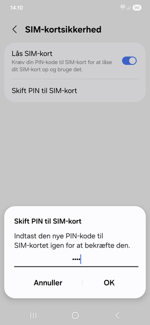 Bekræft din nye PIN-kode til SIM-kort og vælg OK