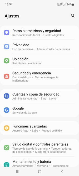 Desplácese y seleccione Cuentas y copia de seguridad