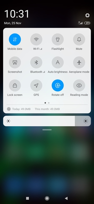 Select Auto brightness