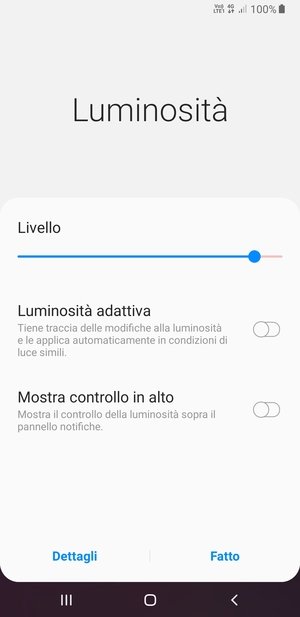 Attiva Luminosità adattiva e seleziona Fatto