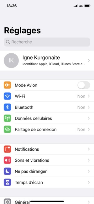 Sélectionnez Identifiant Apple, iCloud, iTunes Store e...
