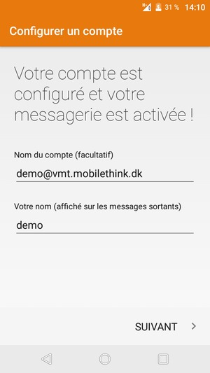 Donnez un nom à votre compte et saisissez votre nom. Sélectionnez SUIVANT