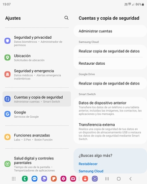 Desplácese y seleccione Cuentas y copia de seguridad