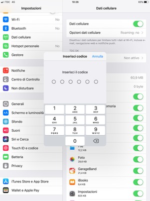 Scorri verso il basso e seleziona Touch ID e codice