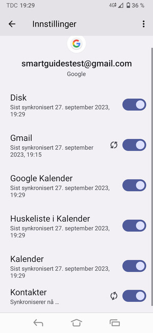 Dine kontakter fra Google vil synkroniseres til telefonen din
