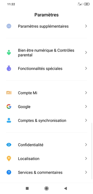 Retournez au menu Paramètres et sélectionnez Comptes & synchronisation