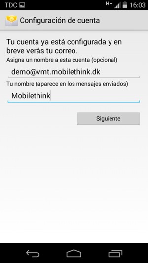 Déle a su cuenta un nombre y escriba su nombre. Seleccione Siguiente
