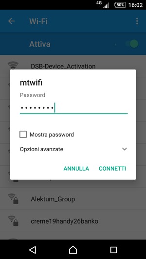Inserisci la password del Wi-Fi e seleziona CONNETTI