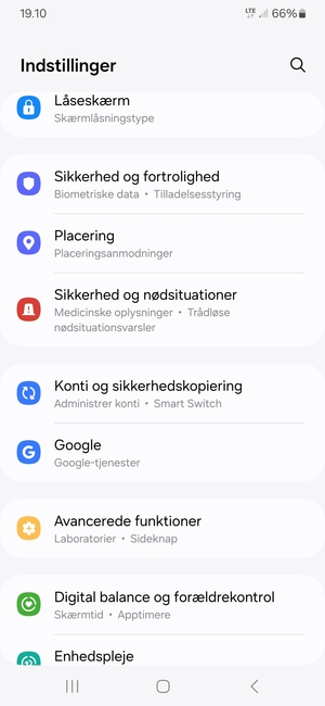 Scroll til og vælg Konti og sikkerhedskopiering