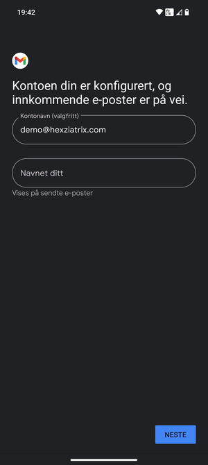 Gi kontoen din et navn, og skriv inn navnet ditt. Velg NESTE