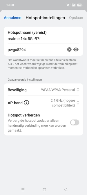 Voer een wachtwoord van een WiFi-hotspot in van ten minste 8 tekens en selecteer Opslaan