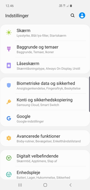 Scroll til og vælg Konti og sikkerhedskopiering