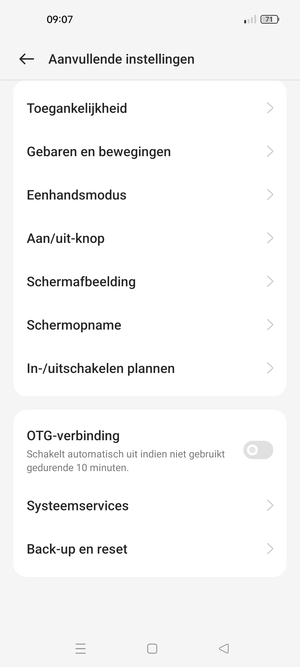 Scroll naar en selecteer Back-up en reset