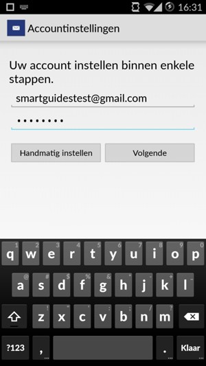 Voer uw Gmail of Hotmail adres en wachtwoord in. Selecteer Volgende
