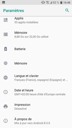 Faites défiler et sélectionnez À propos de
