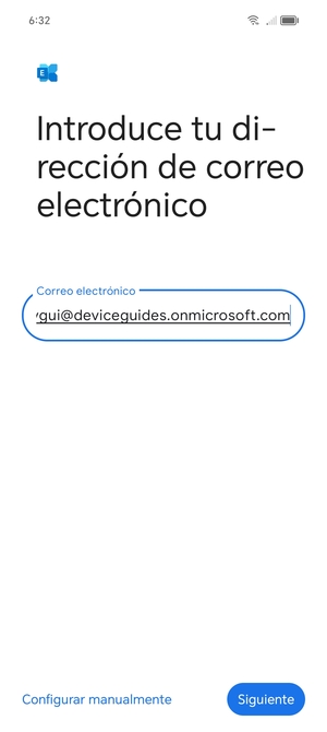 Introduzca su Dirección de correo electrónico y seleccione Configurar manualmente
