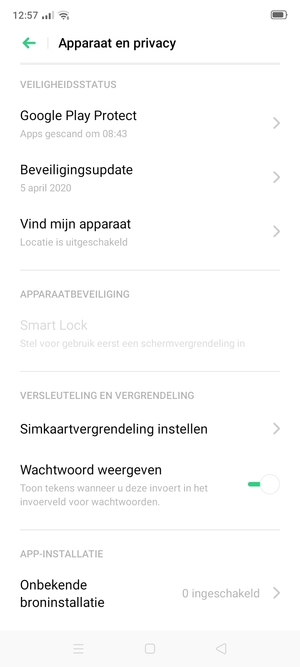 Scroll naar en selecteer Simkaartvergrendeling instellen
