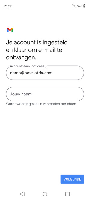 Geef uw account een naam en voer uw naam in. Selecteer VOLGENDE