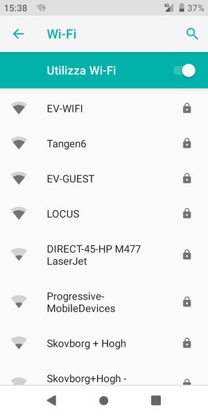 Seleziona la rete wireless a cui desideri connetterti