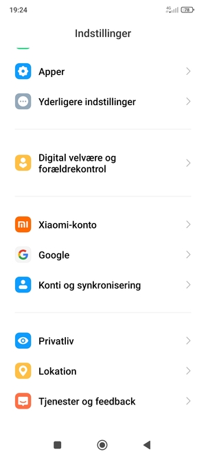 Scroll til og vælg Konti og synkronisering