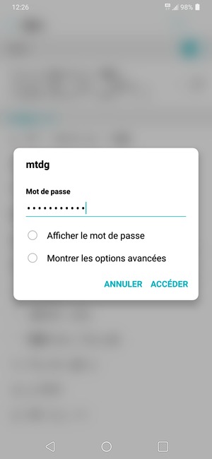 Saisissez le mot de passe du Wi-Fi et sélectionnez ACCÉDER