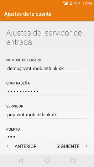 Introduzca Nombre de usuario y la dirección de servidor Entrada. Seleccione SIGUIENTE