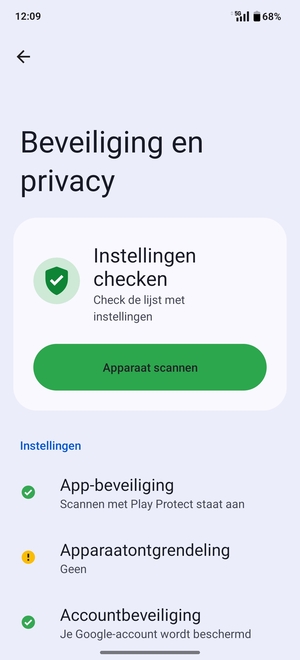 Om uw schermvergrendeling te activeren, ga naar het Beveiliging en privacy-menu en selecteer Apparaatontgrendeling