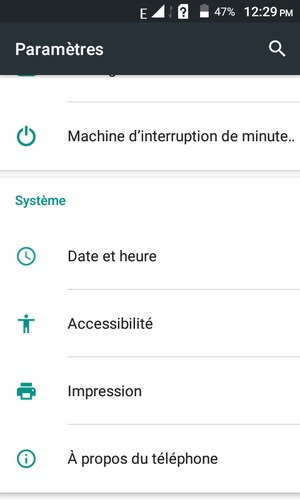 Faites défiler et sélectionnez À propos
du téléphone