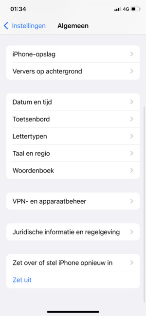 Scroll naar en selecteer Zet over of stel iPhone opnieuw in