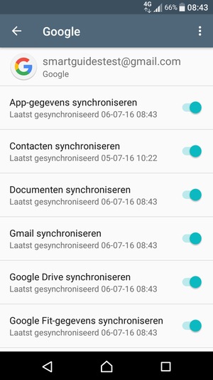Zorg ervoor dat Contacten synchroniseren geselecteerd is