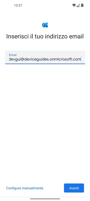 Inserisci il tuo indirizzo email e seleziona Configura manualmente