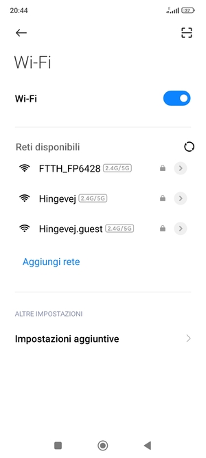 Seleziona la rete wireless a cui desideri connetterti