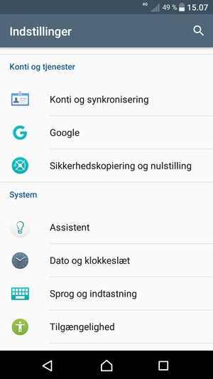 Scroll til og vælg Konti og synkronisering