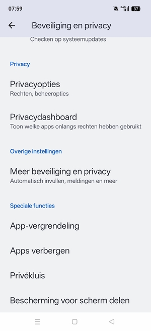 Scroll naar en selecteer  Meer beveiliging en privacy