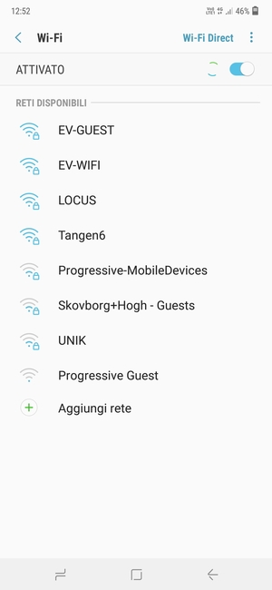 Seleziona la rete wireless a cui desideri connetterti