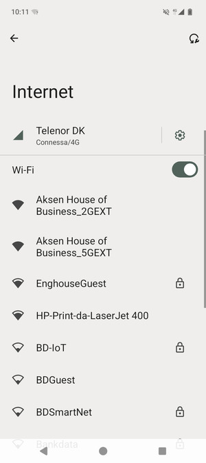 Seleziona la rete wireless a cui desideri connetterti