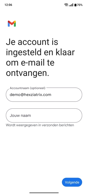 Geef uw account een naam en voer uw naam in. Selecteer Volgende