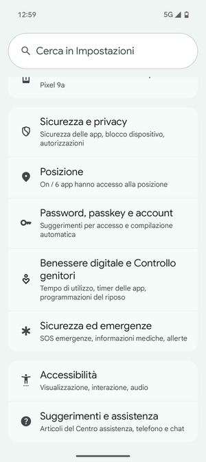 Torna al menu Impostazioni e seleziona Password, passkey e account