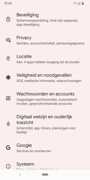 Scroll naar en selecteer Wachtwoorden en accounts