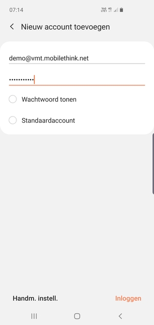 Voer uw e-mailadres en wachtwoord in. Selecteer Inloggen