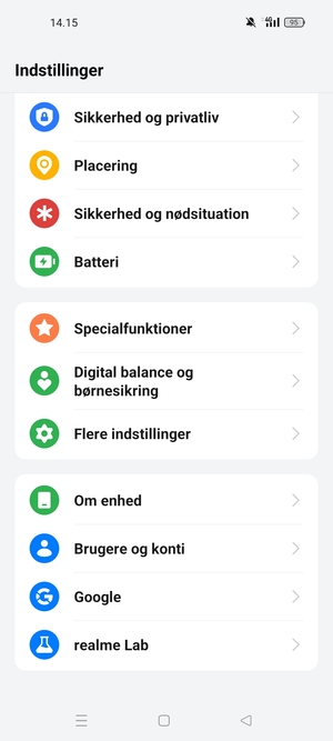 Scroll til og vælg Brugere og konti