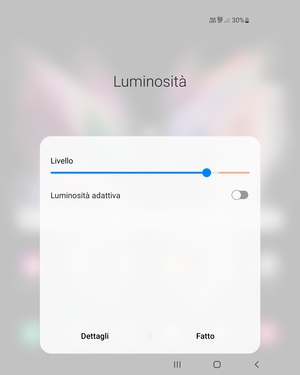Attiva Luminosità adattiva e seleziona Fatto