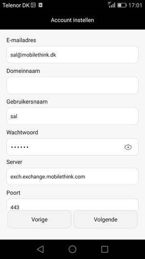 Scroll naar beneden en voer Exchange serveradres in. Selecteer Volgende