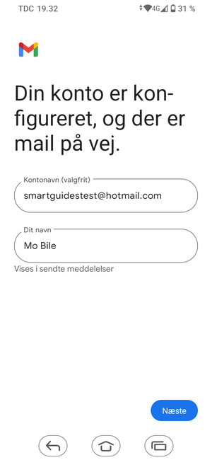 Giv din konto et navn og indtast dit navn. Vælg Næste