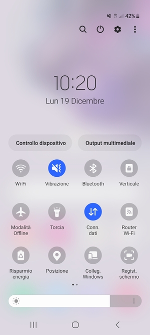 Seleziona Vibrazione per passare alla modalità silenziosa